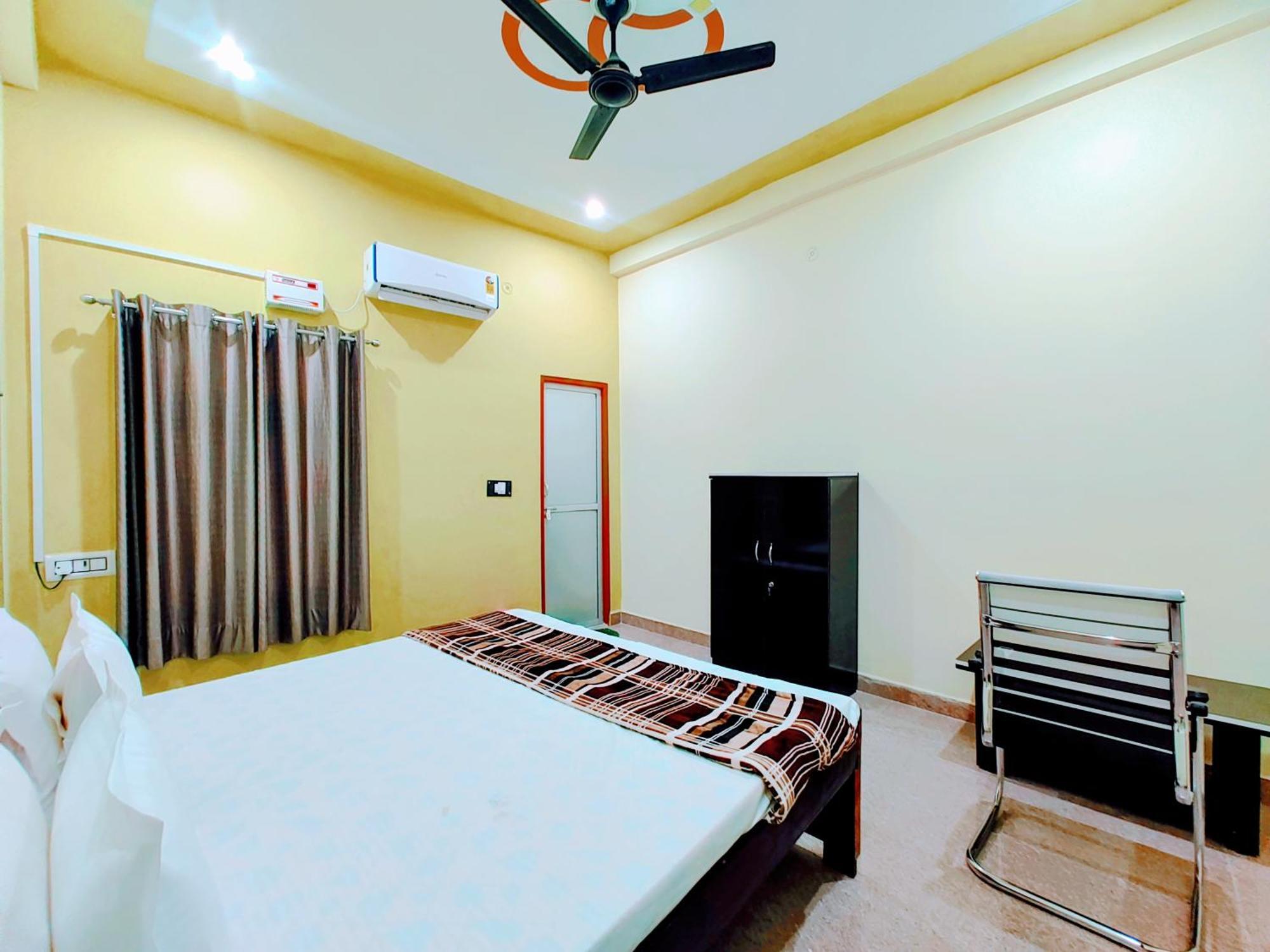 Hotel Raghukul Ayodhya Esterno foto