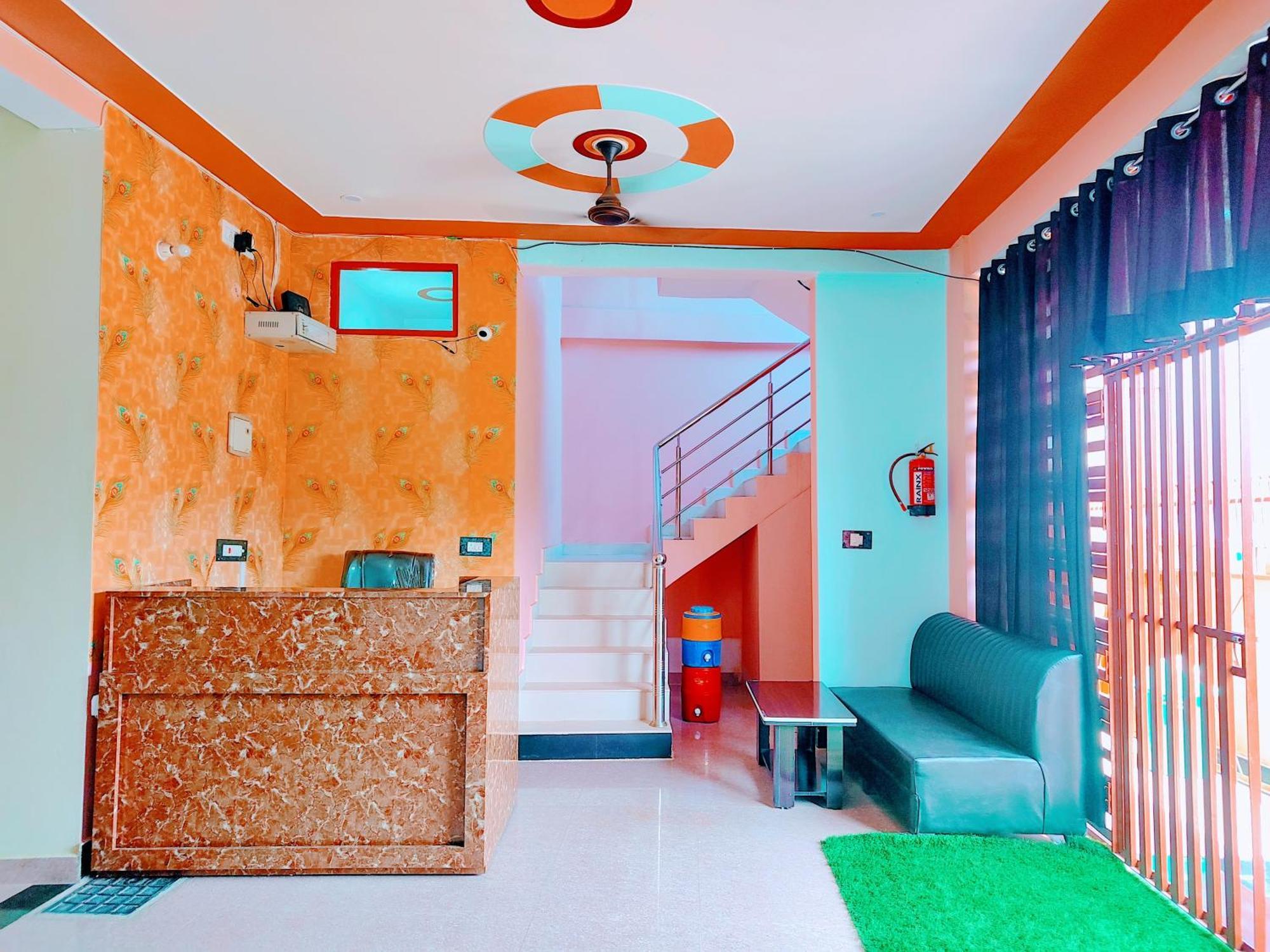 Hotel Raghukul Ayodhya Esterno foto