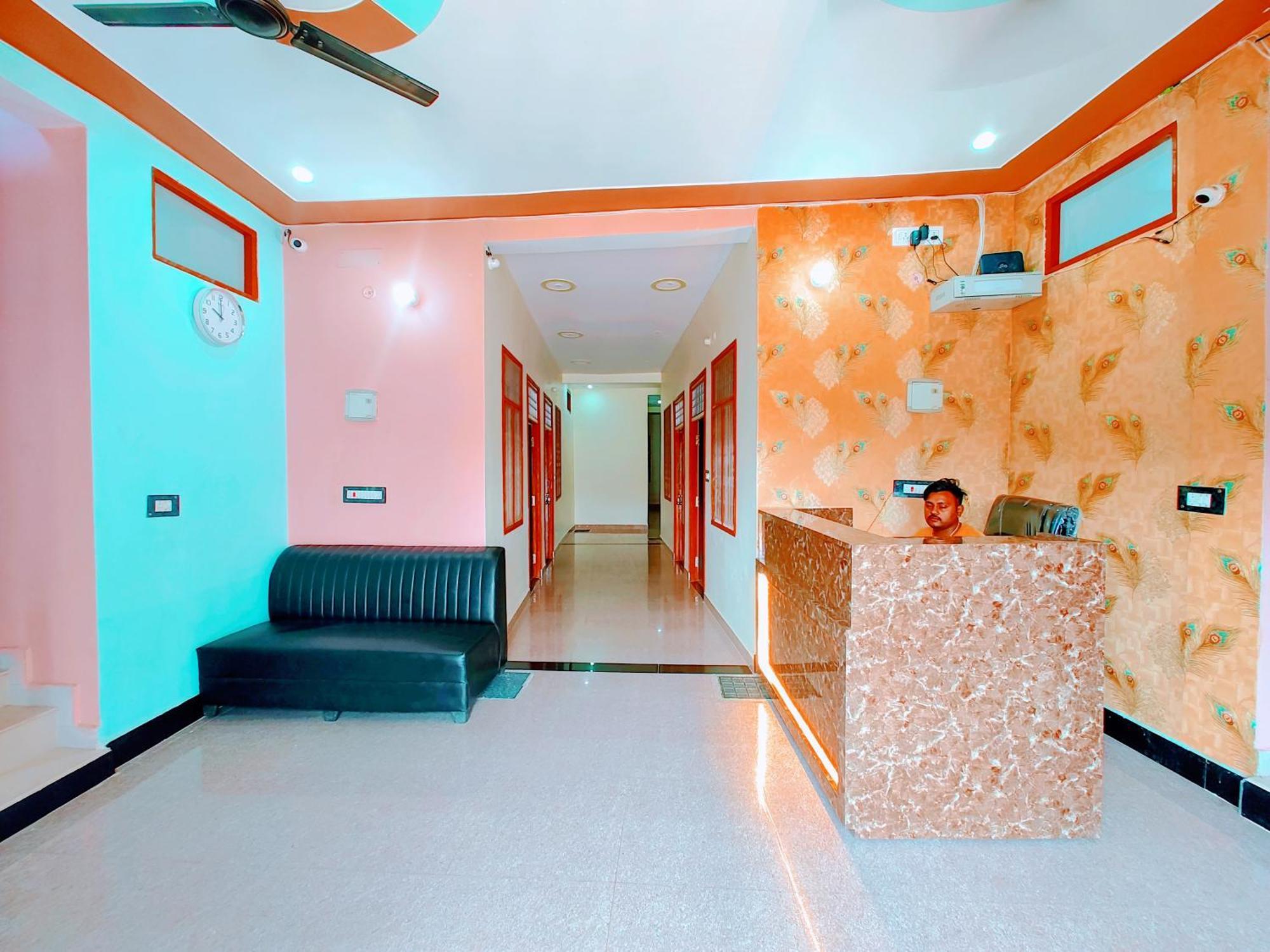 Hotel Raghukul Ayodhya Esterno foto