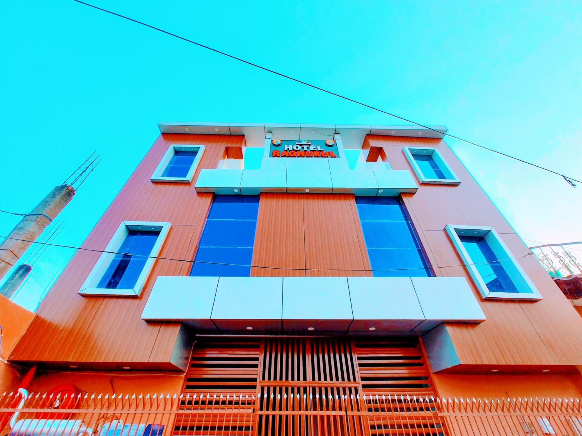 Hotel Raghukul Ayodhya Esterno foto