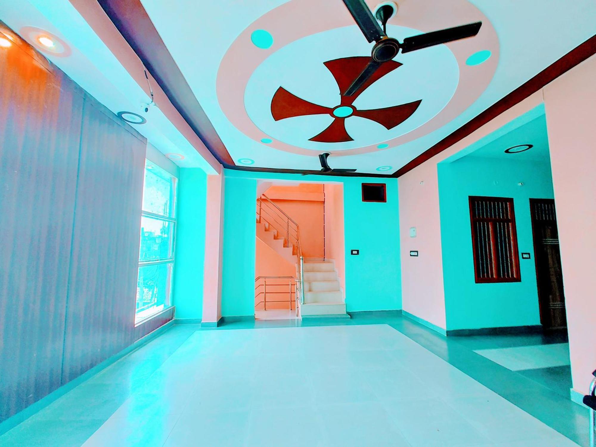 Hotel Raghukul Ayodhya Esterno foto