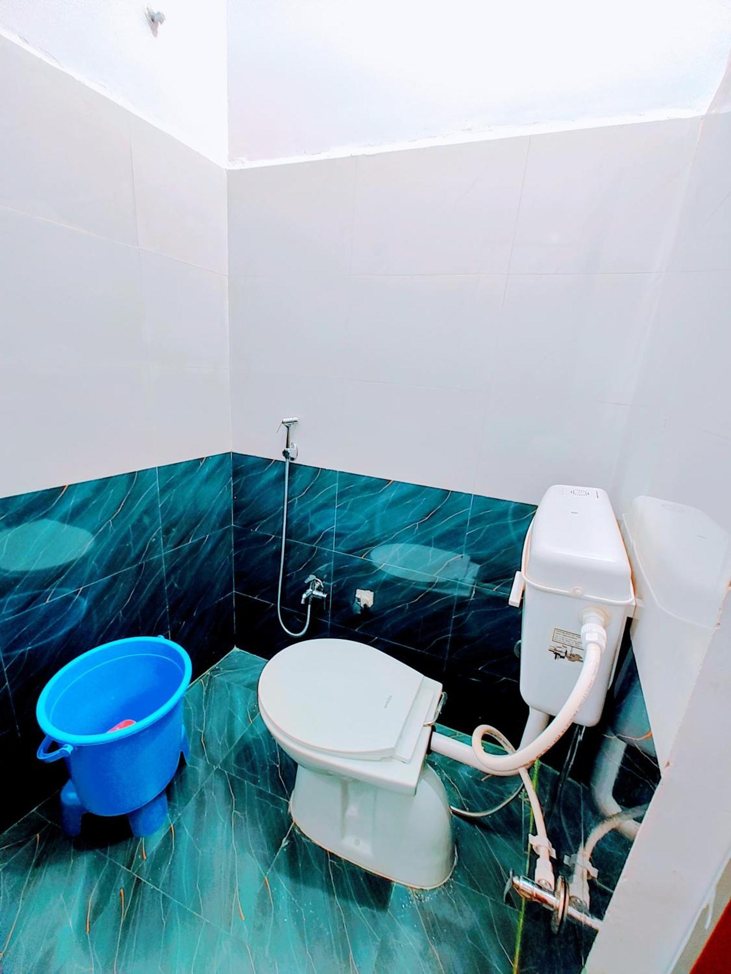Hotel Raghukul Ayodhya Esterno foto