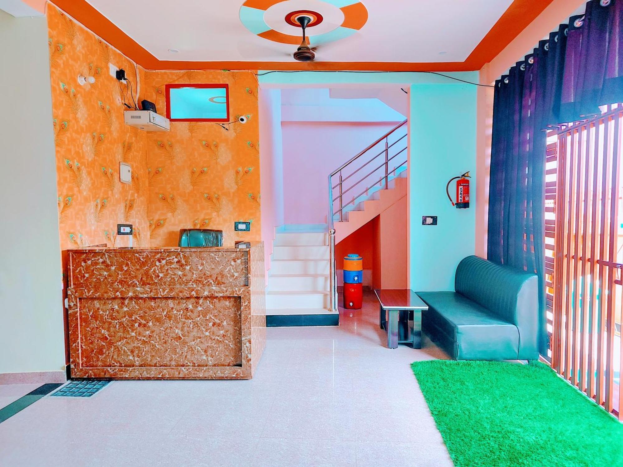 Hotel Raghukul Ayodhya Esterno foto